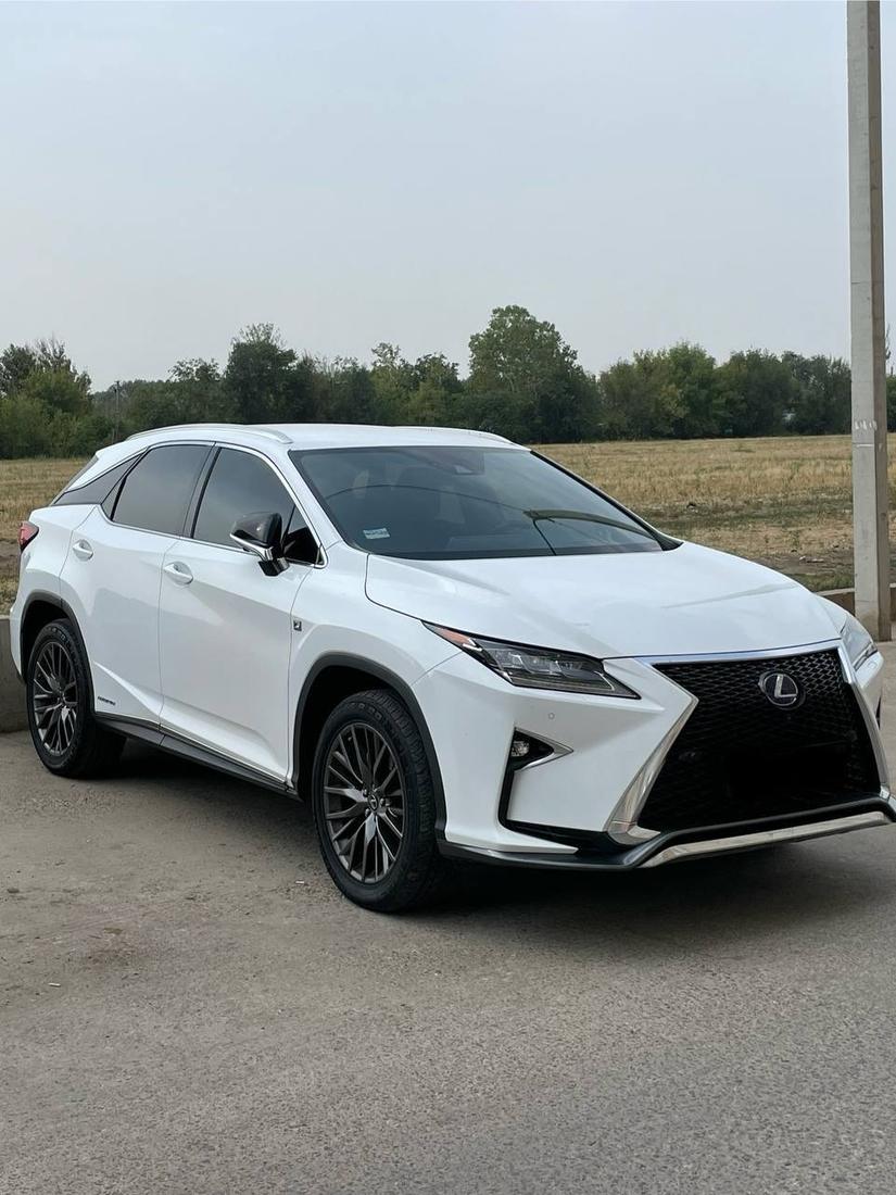 Белый Lexus RX